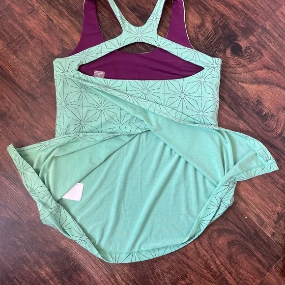 Rab Trance Tank Green Purple Geometric Womens Size 10 Athleisure Workout Preppy - Picture 9 of 10